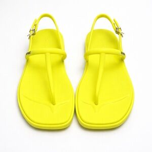 CROCS Miami Thong Flip Sandals Neon Yellow W6 NWT Summer Beach